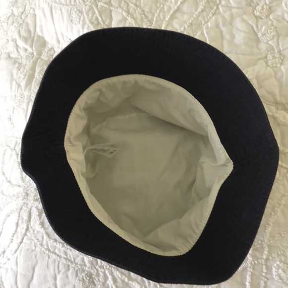 Lands’ End navy floral bucket hat & scarf set - Picture 6 of 14